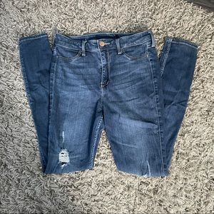 ripped hollister jeggings!